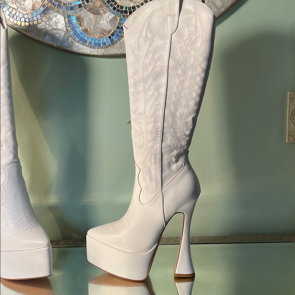 White platform cowgirl boots - Picture 3 of 8